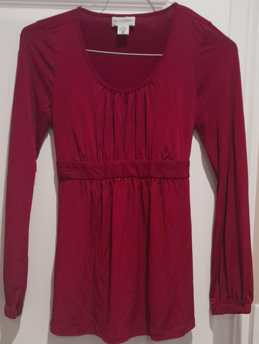 Motherhood Maternity Long Sleeve Scoop Neck Tunic in Wine Red Size S